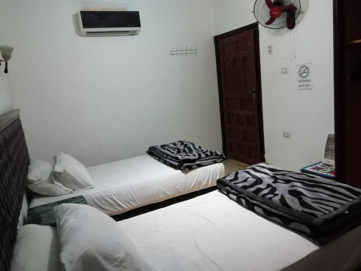 Pyramids Loft Homestay Kafret el-Gabal Eksteriør billede